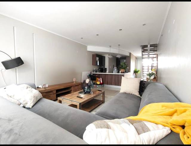 2 BEDROOM PROPERTY TO RENT IN MENLO PARK